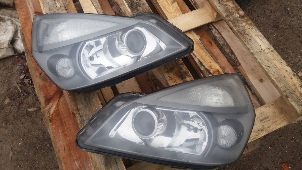 LAMPA REFLEKTOR RENAULT ESPACE IV 4 XENON SOCZEWKA