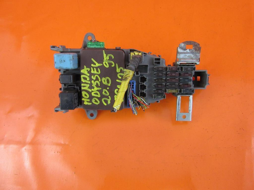 SKRZYNKA BEZPIECZNIKÓW HONDA ODYSSEY 38600SV1A010