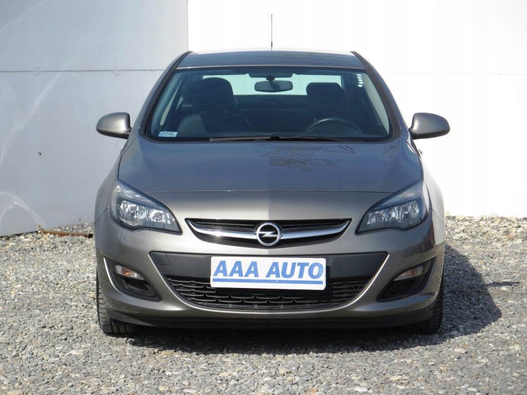 Opel astra salon