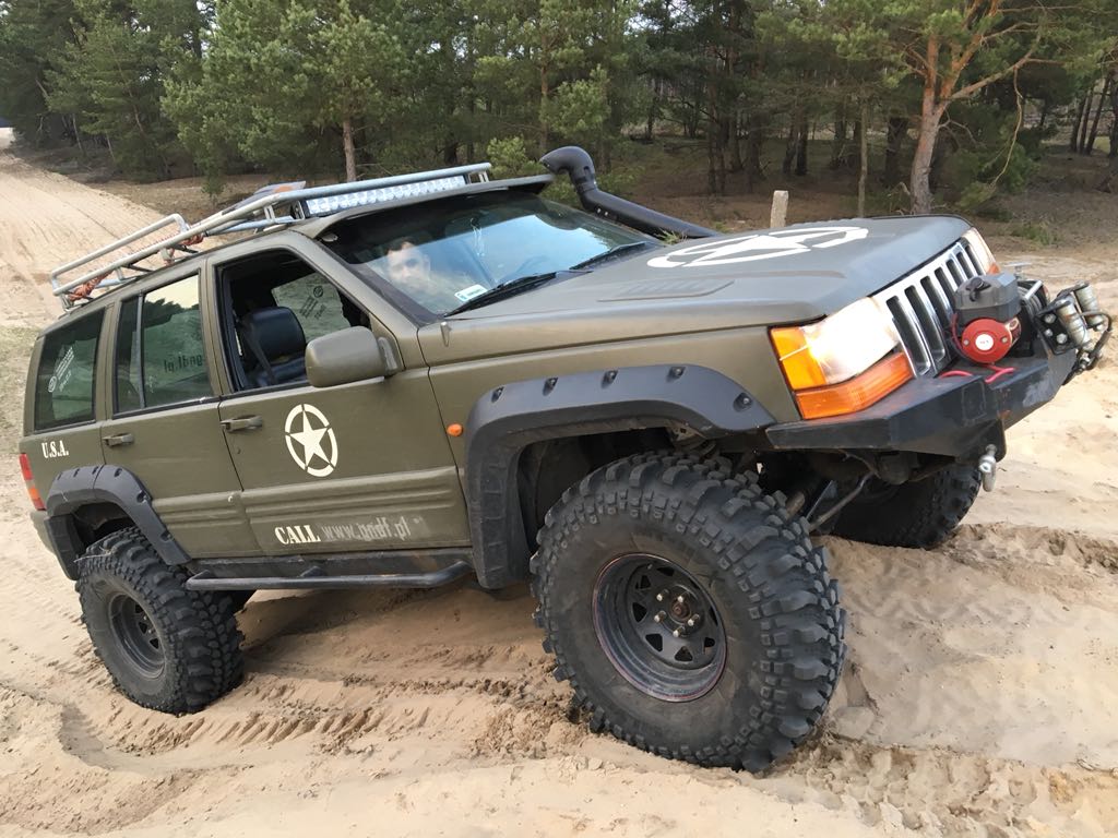 Jeep Grand cherokee 5,9 gaz lift 2,5