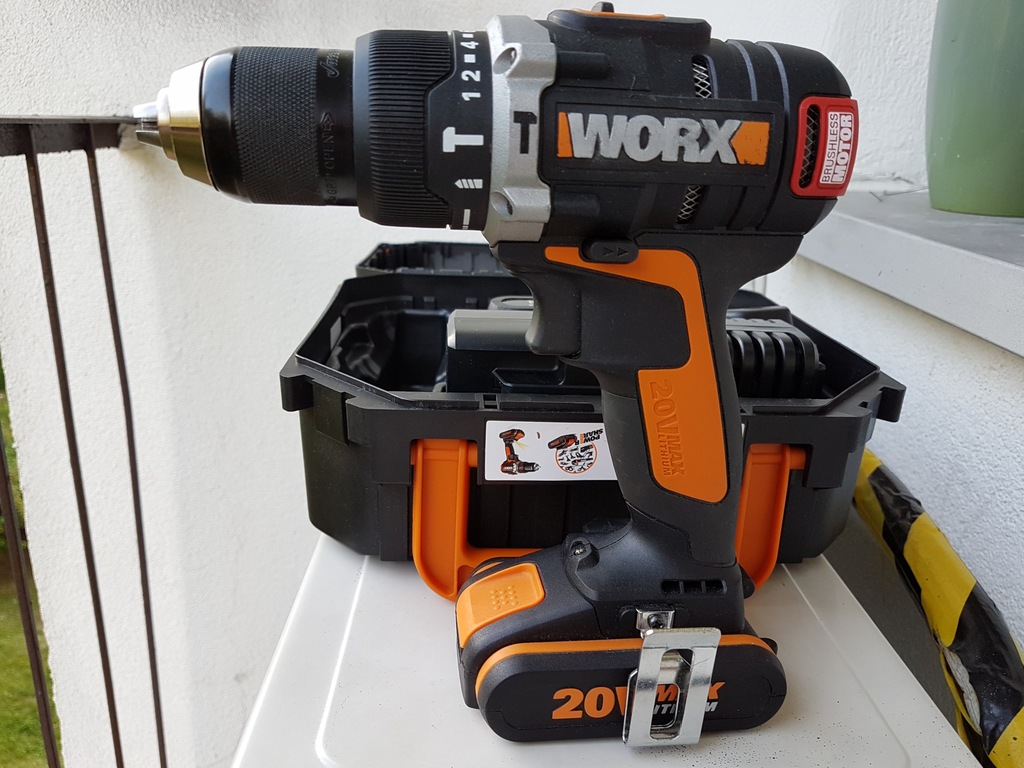 WIERTARKO WORX 373.2 BEZ SZCZOTKO. 2x AKU 2 Ah jcb