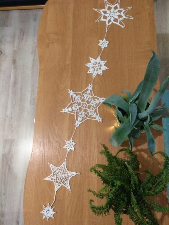 Szydełkowe gwiazdki,śnieżynki.Duża girlanda 1metr!