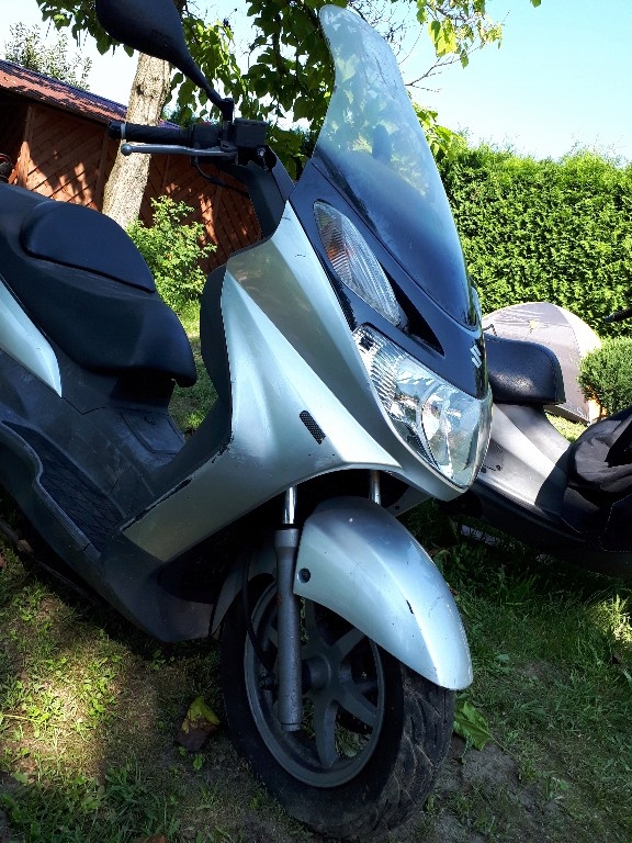 Skuter SUZUKI burgman 125 2004 uszkodzony