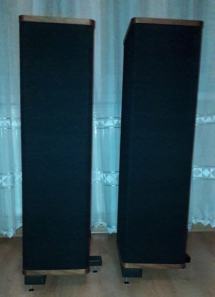 VANDERSTEEN 1C + 1C BASE WALNUT