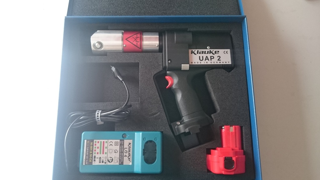 KLAUKE UAP2 Ręczna praska elektrohydrauliczna
