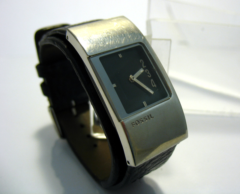 PIĘKNY KLASYCZNY DAMSKI ZEGAREK FOSSIL JR9674 !!