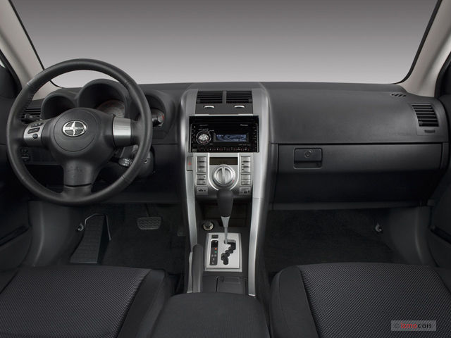 SCION TC deska kokpit