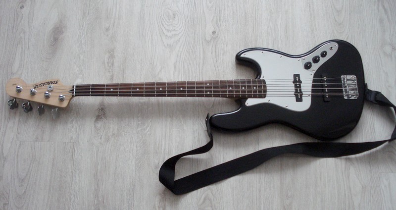 Starcaster deals jazz bass