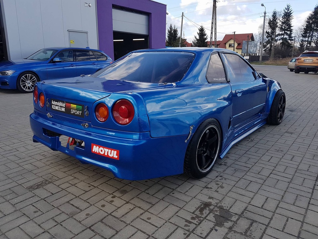 Nissan skyline r34 drift