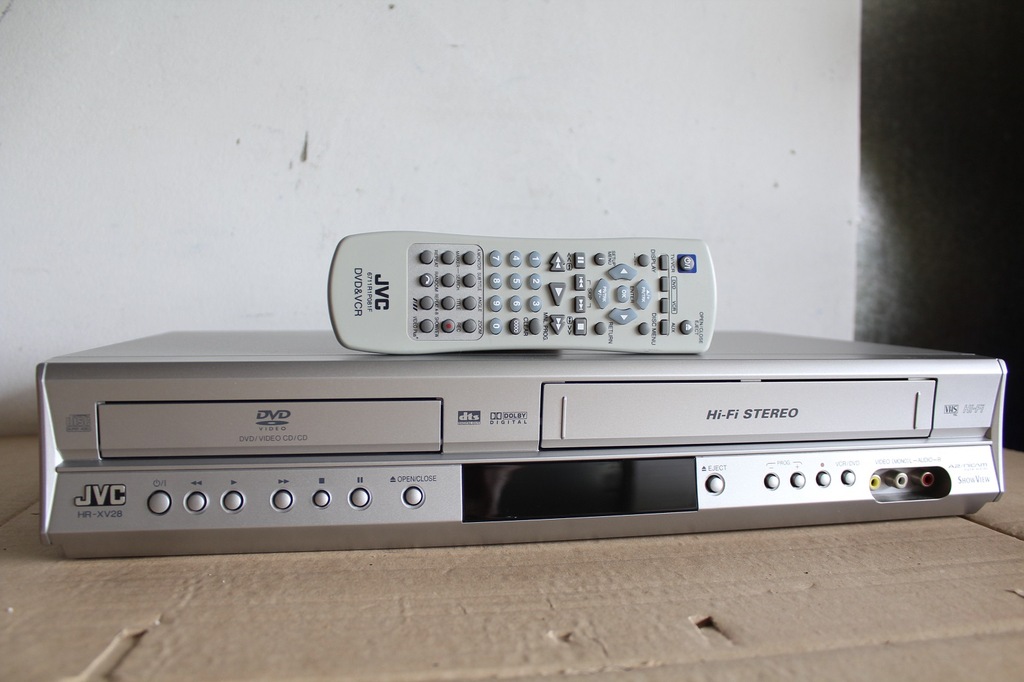 JVC HR-XV28 + PILOT , COMBO DVD / VHS