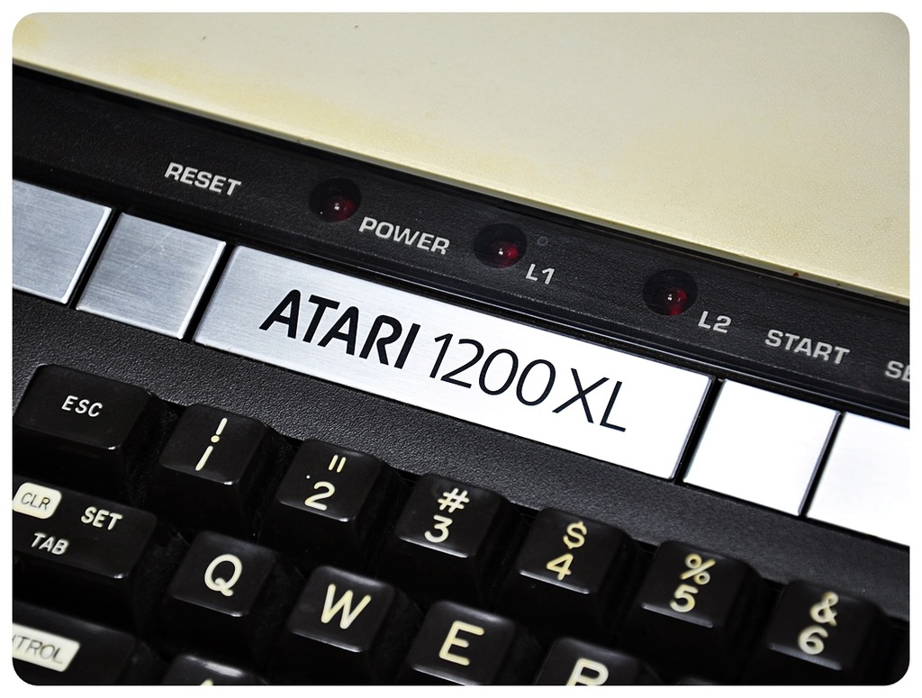 ATARI 1200 XL BOX - sprawny rewelacyjny stan