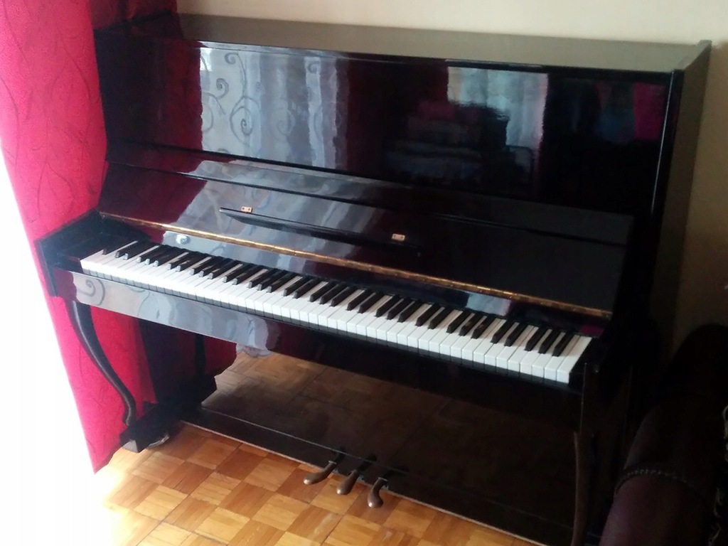 Czarne, ładne pianino Rubinstein - Kutno