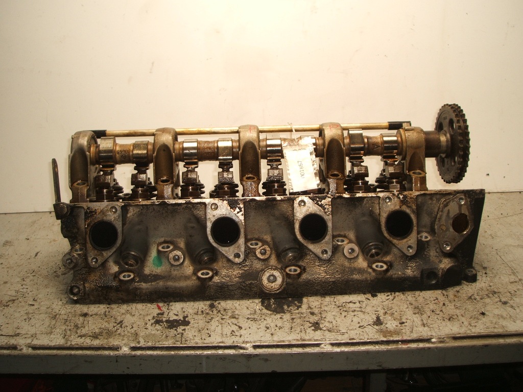 Mercedes W126 380 M116 Głowica wałek rozrząd prawa