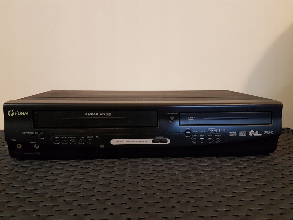 COMBO FUNAI D8A-M1000DB Odtwarzacz DVD VHS