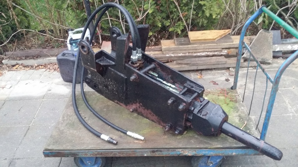 Młot hydrauliczny do Case 580 590 695 łyżka