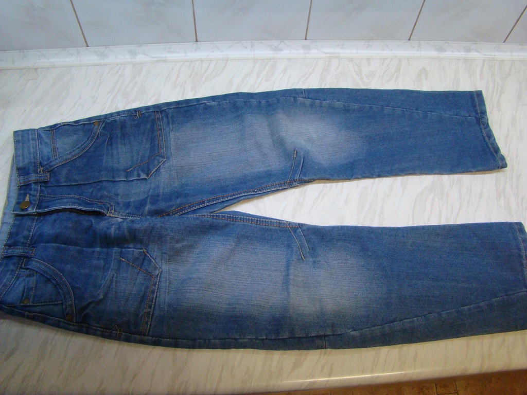 Spodnie jeansowe 8-9 lat  128-135