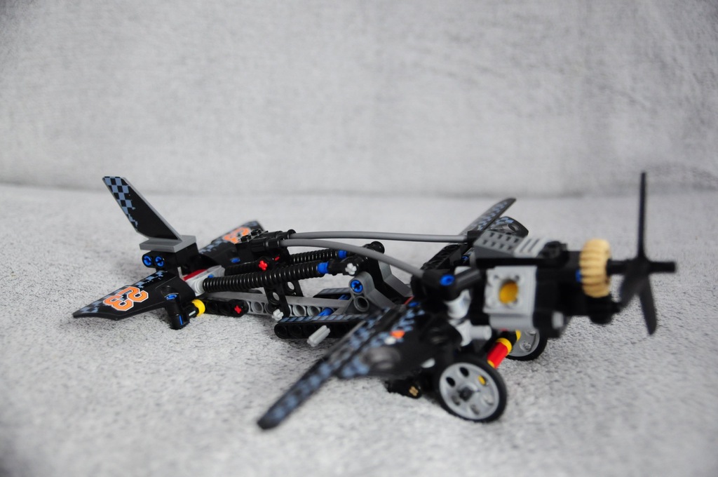 LEGO TECHNIC 42002 poduszkowiec lub samolot