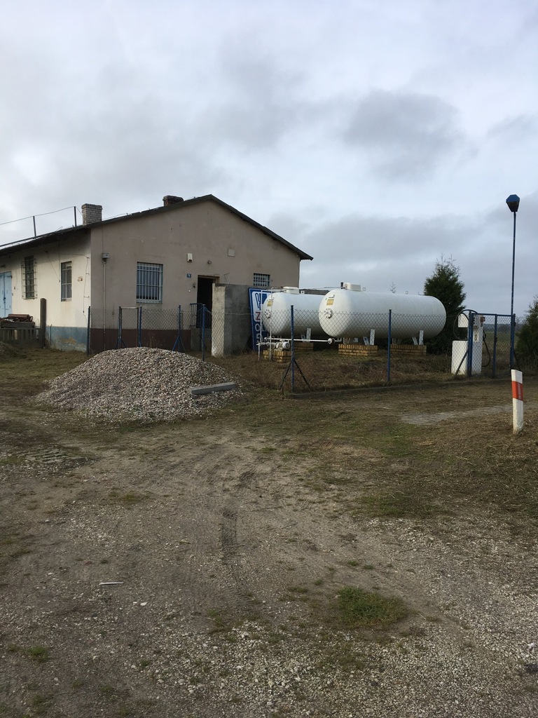DZIAŁKA Z DWOMA BIURAMI I STACJĄ LPG !!!
