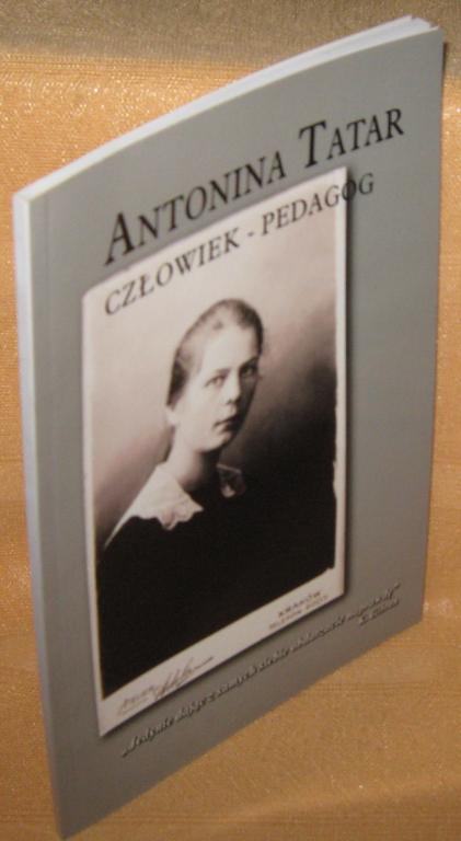 ANTONINA TATAR CZŁOWIEK - PEDAGOG /5242/