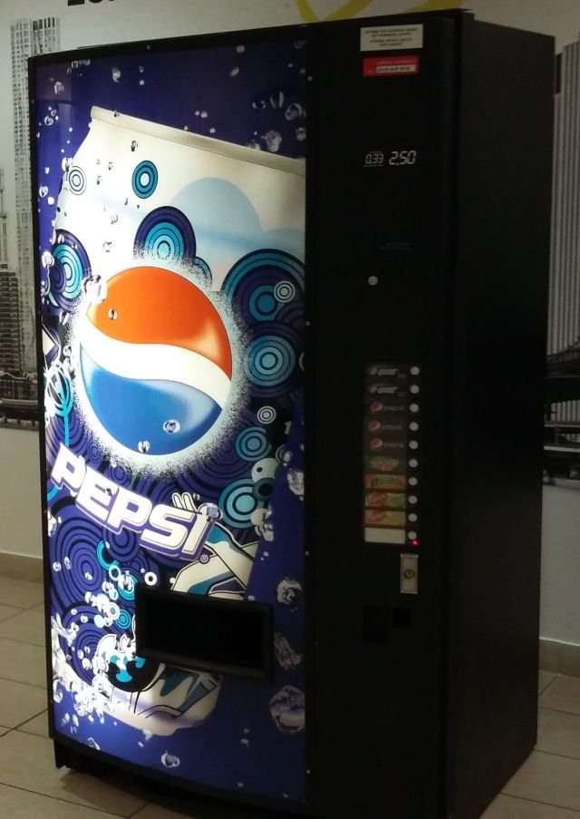 Automat VENDINGOWY do sprzedaży puszek, puszkomat