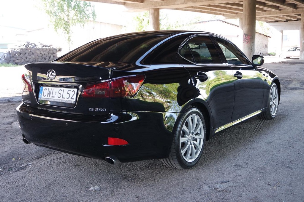 Lexus is 250 Full opcja.Ideał!!!
