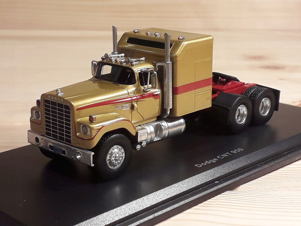NEO SCALE MODELS 1:64 DODGE CNT 950