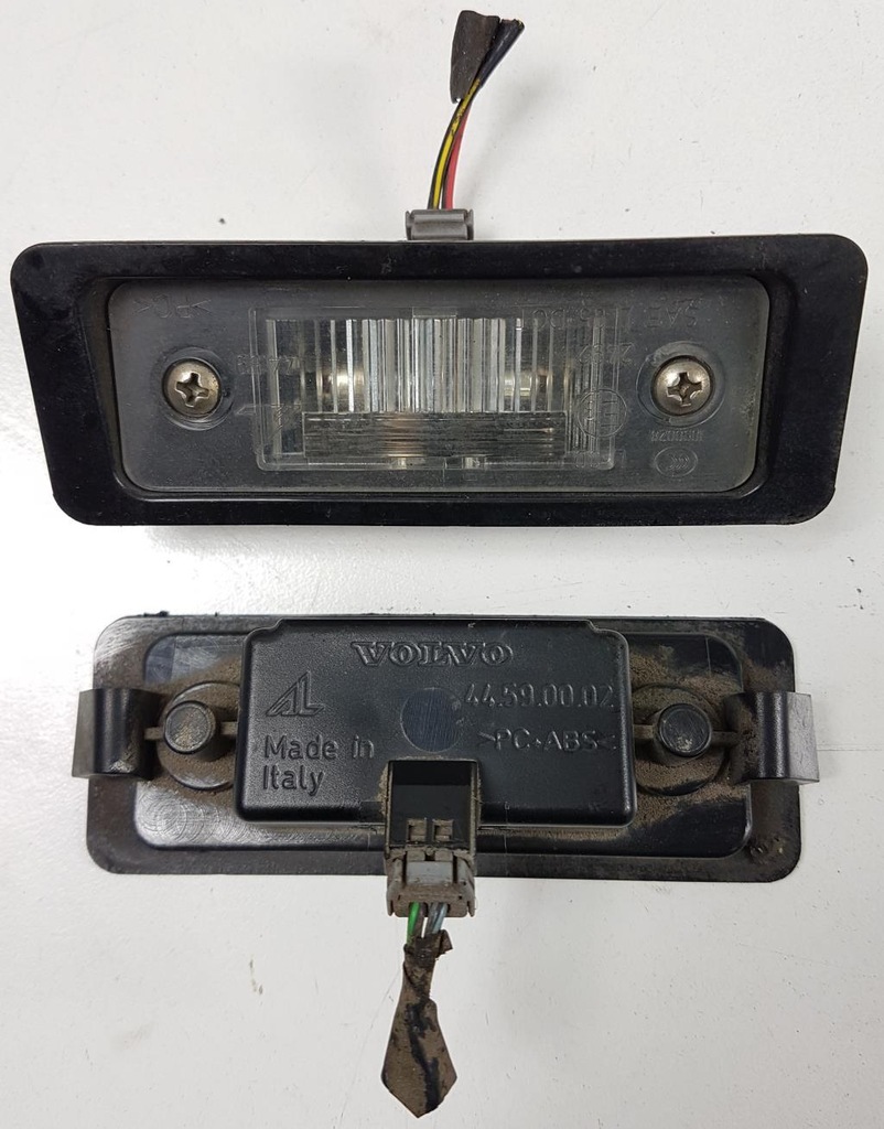 LAMPKA TABLICY REJESTRACYJNEJ VOLVO C30