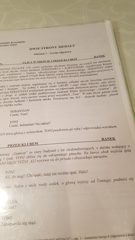 Scenariusz filmowy Dwie Strony Medalu serial