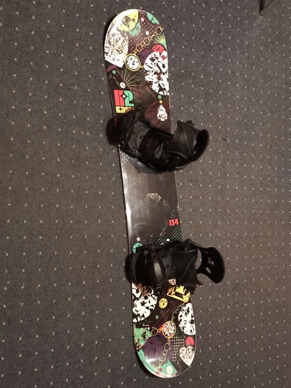 Deska snowboardowa K2 z wiązaniami