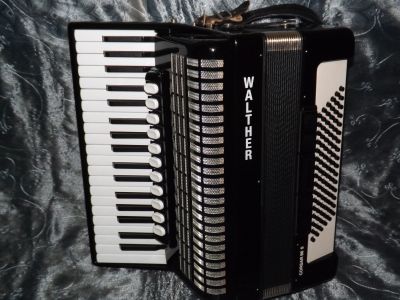 Akordeon WALTHER 96 cztery chóry