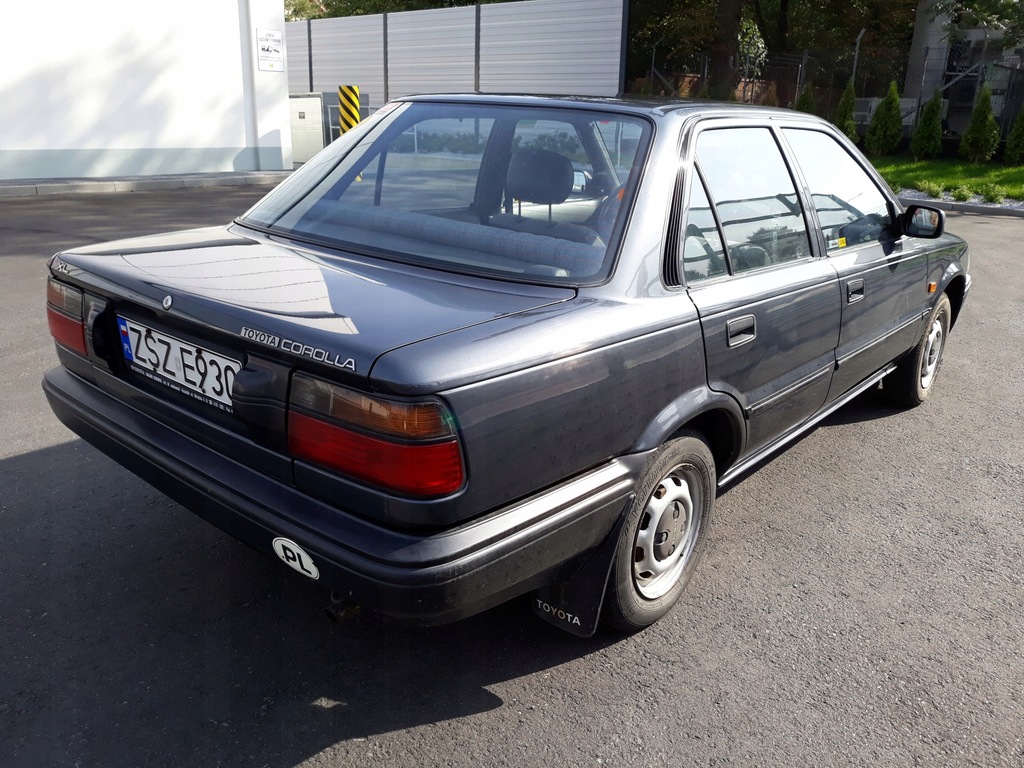 Toyota corolla e9