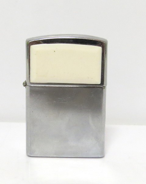 ZAPALNICZKA ZIPPO Z KOŚCIĄ SŁONIOWĄ