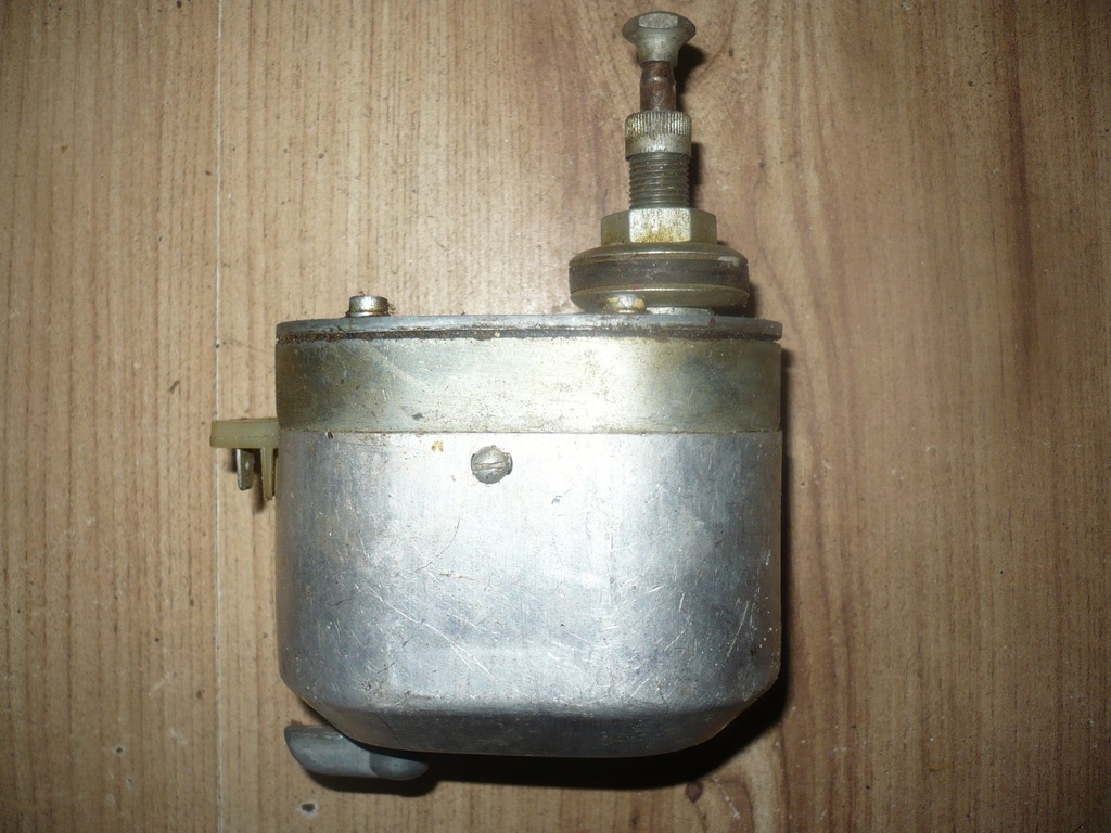 STARY SILNIK WYCIERACZEK SAMOCHODOWYCH WS9b 
