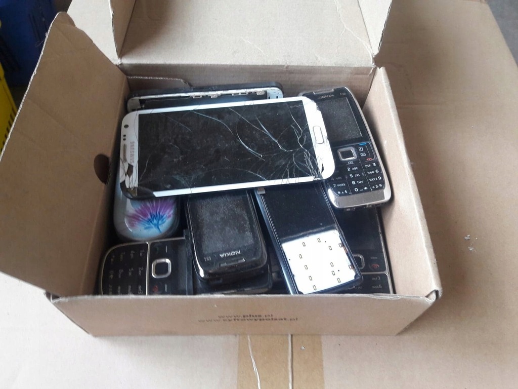 Uszkodzone telefony komórkowe 2 kg