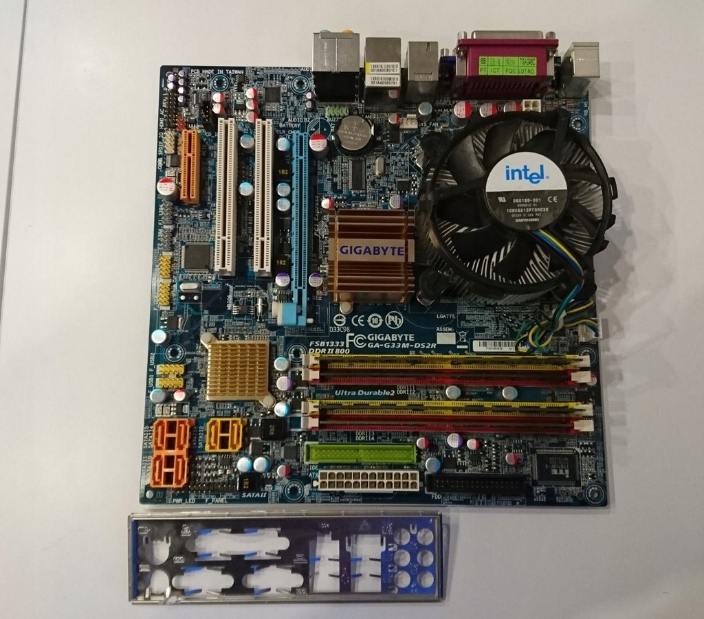 GIGABYTE GA-G33M-DS2R + Core 2 Duo E7200 + 8GB DDR