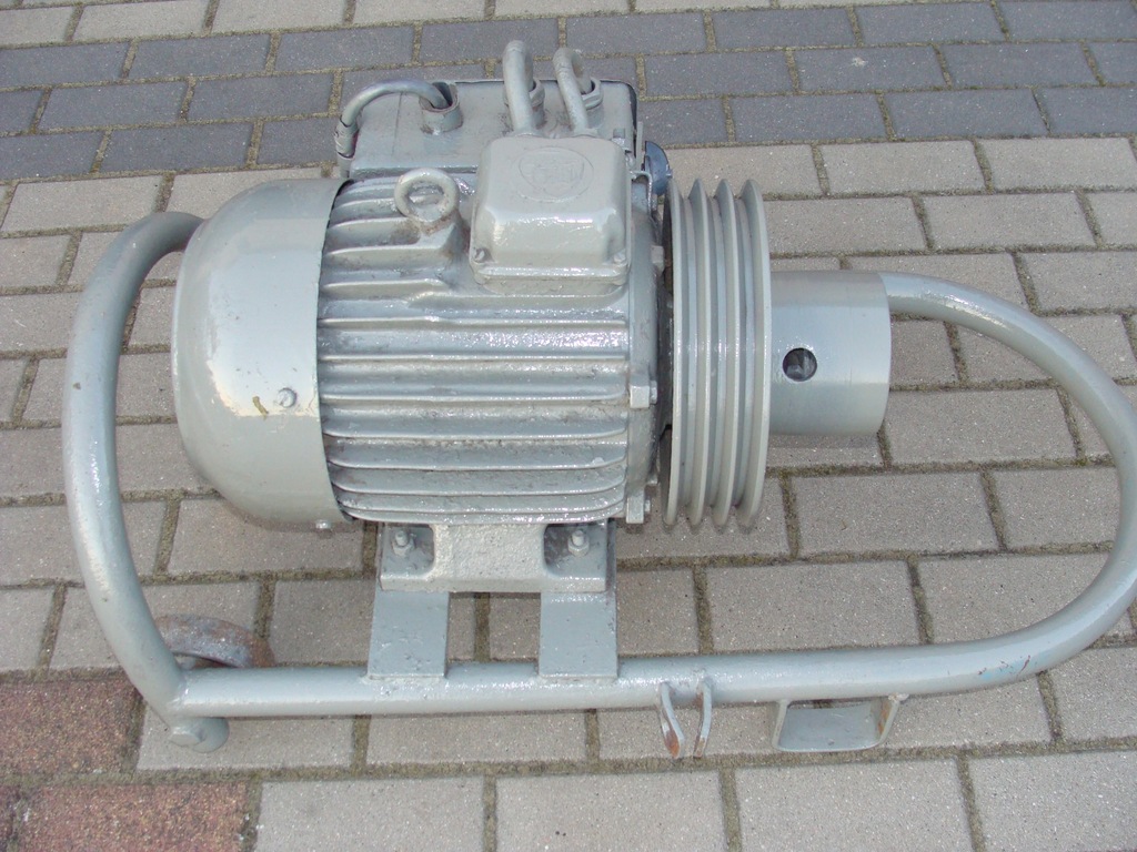 Silnik 5,5kw do śrutownika, bąka