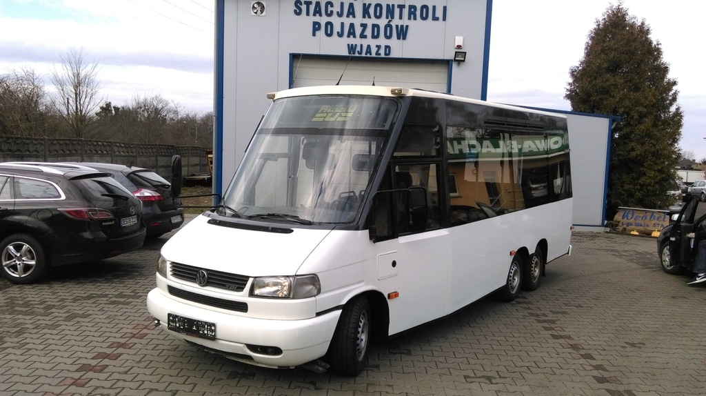 T4 autobus 15 siedzących 17 stojących klima webast