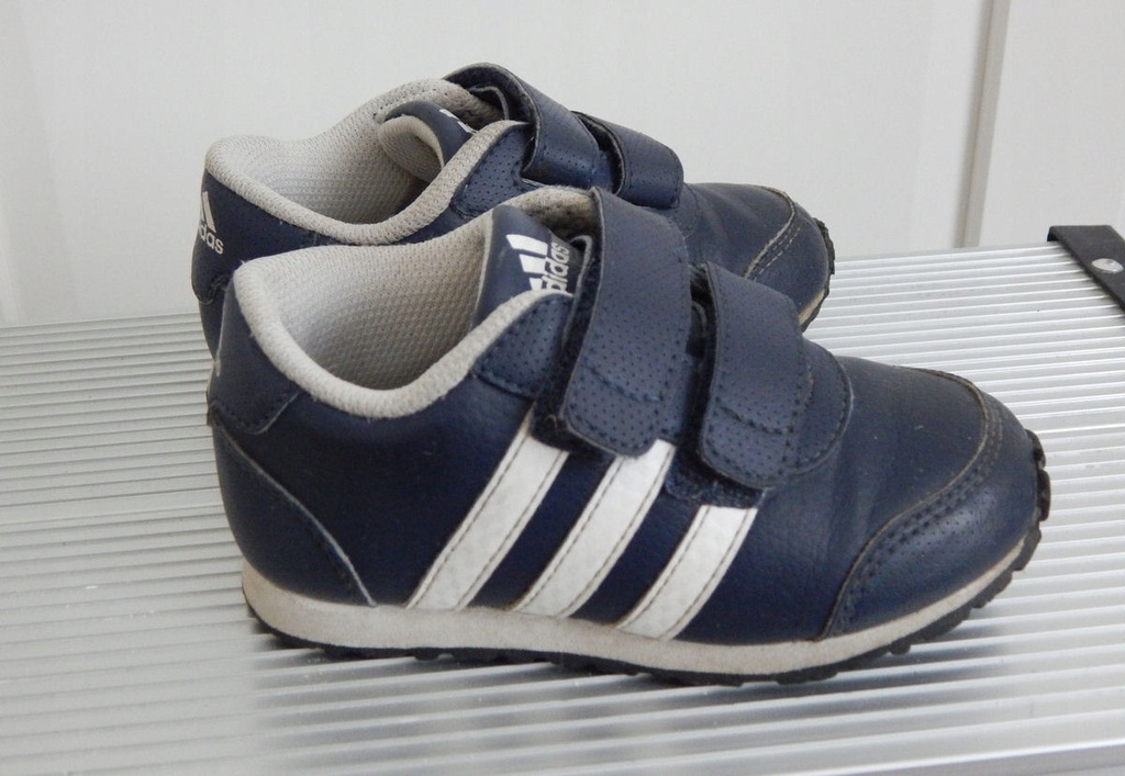 Buty dziecięce Adidas rozmiar 23 wkładka 13,5 cm