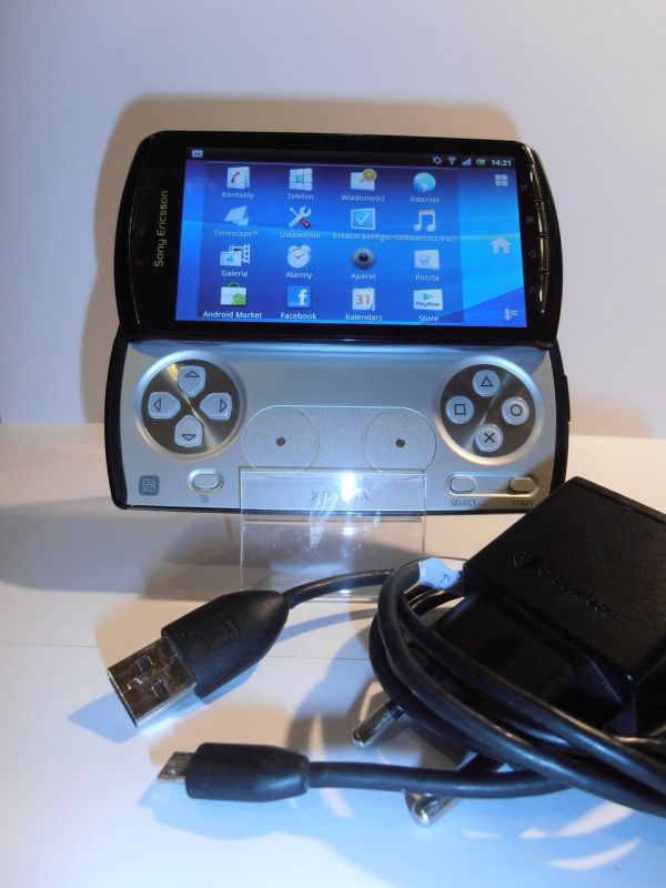 SONY ERICSSON XPERIA PLAY R800I