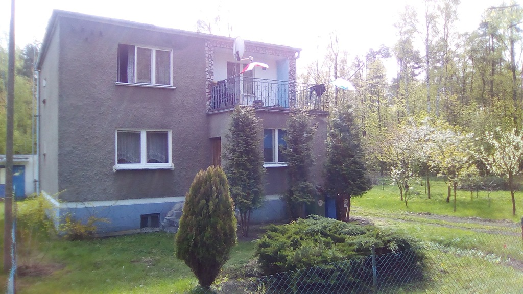 Dom 2-rodz. na działce 800m2 sprzedam cały lub 1/2