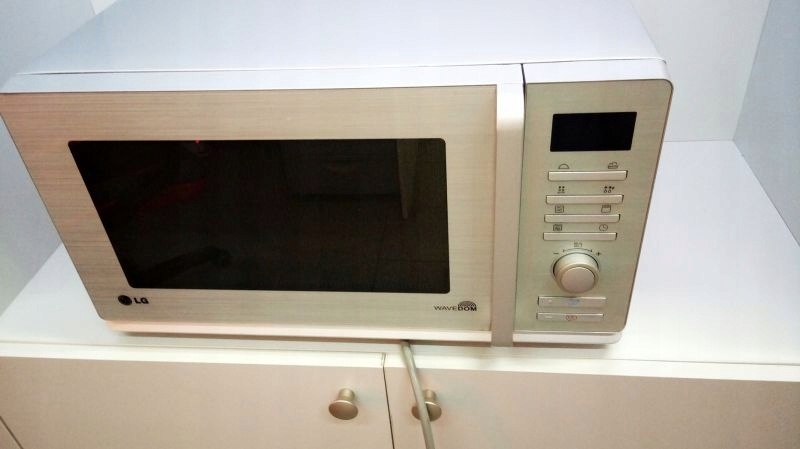 KUCHENKA MIKROFALOWA LG WAVEDOM MB4387ARC