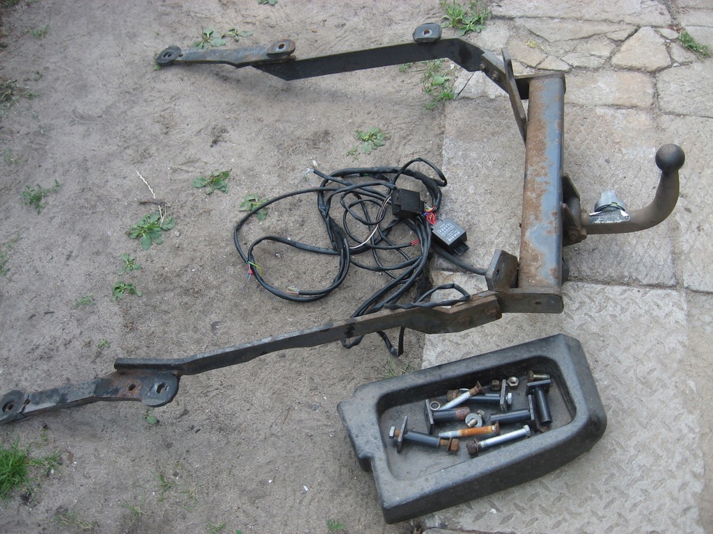 Hak holowniczy Peugeot 607 Oryginał Woduł Wiązka