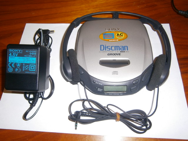DISCMAN SONY D - 181 GROOVE   --- JEDYNY 