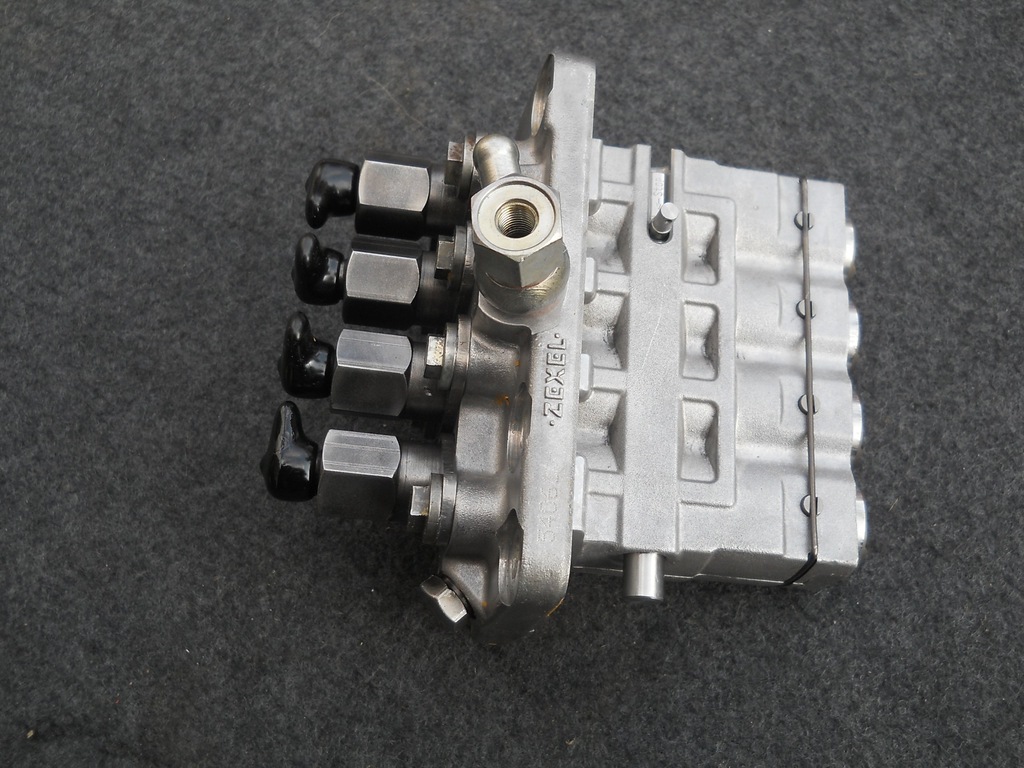 POMPA WTRYSKOWA SILNIK PERKINS CAT 404-22