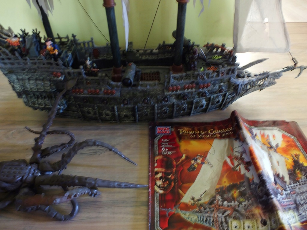 Mega Bloks Piraci 1067 Latający Holender + kraken 7542647947