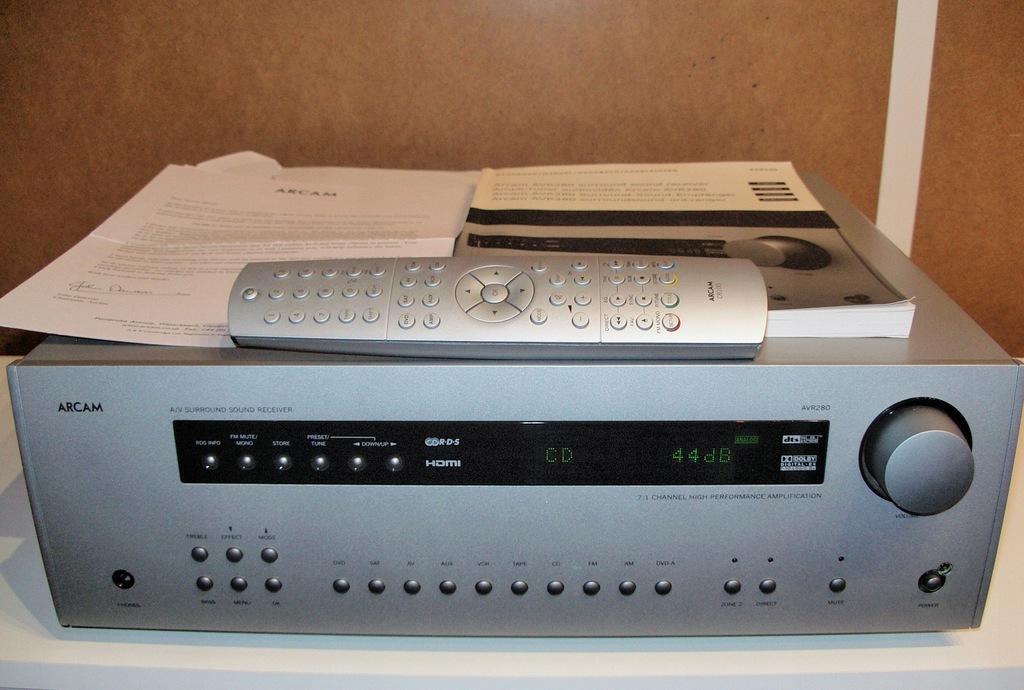 Amplituner Arcam Diva AVR280.