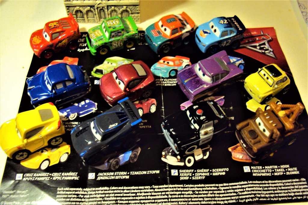 DISNEY PIXAR CARS 3 MATTEL MINI RACERS 1-12 AUT