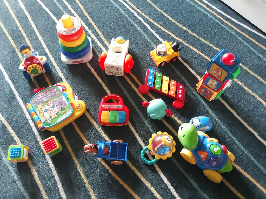 Fischer Price zestaw zabawek dla chłopca.