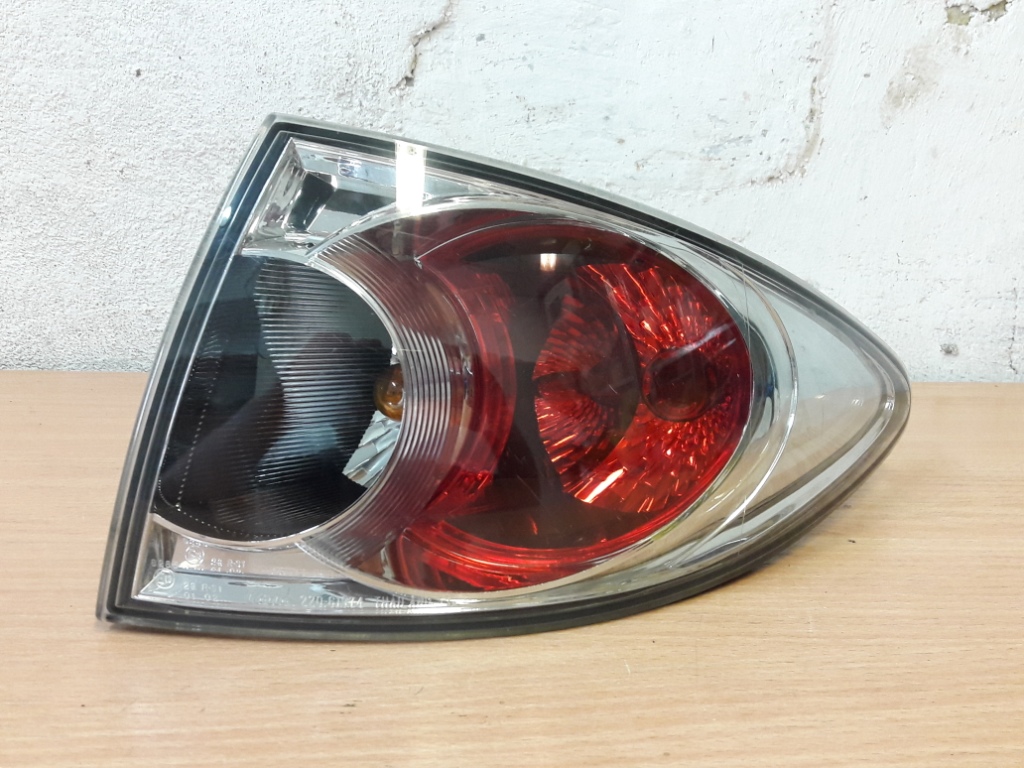 Mazda 6 lampa prawa tył tylna kombi 22061974 7169864190