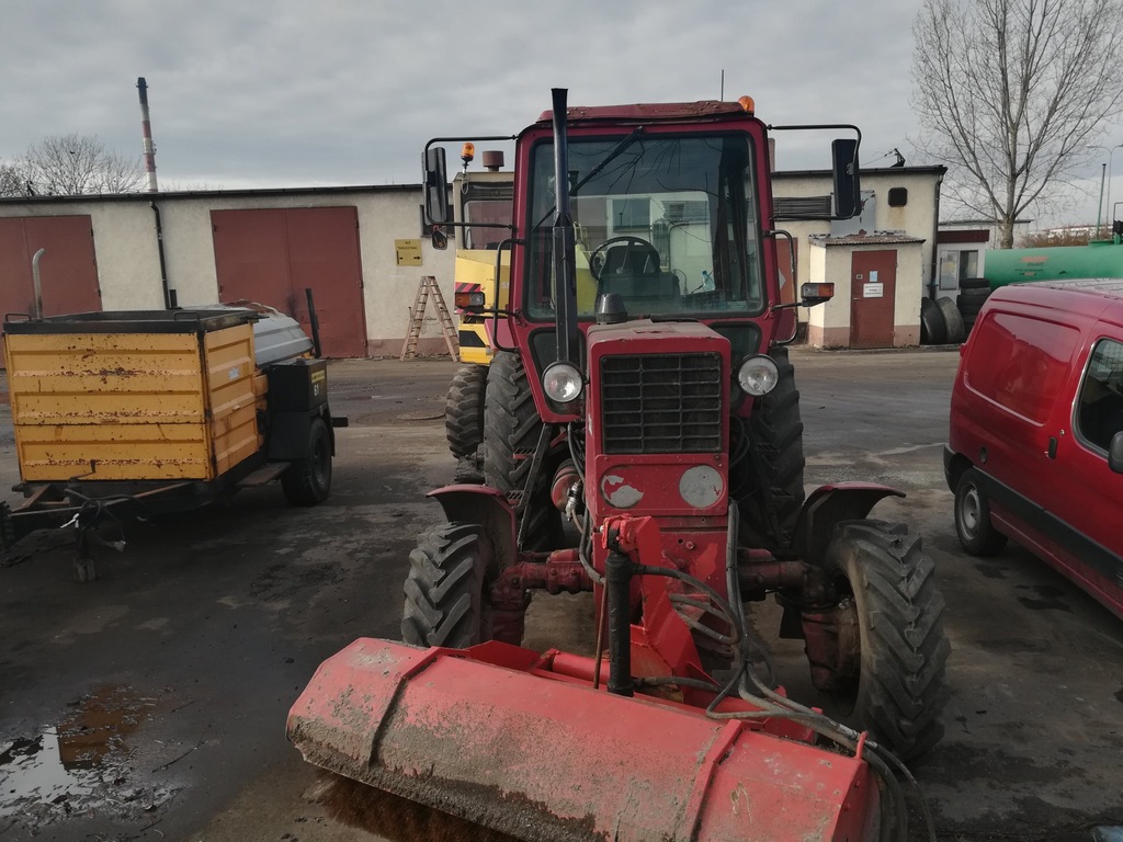 ciągnik rolniczy MTZ-82